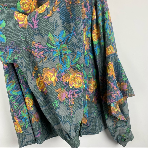 NEW BCBGMAXAZRIA Jade Floral Tie-Neck Top Size Small - Picture 4 of 8